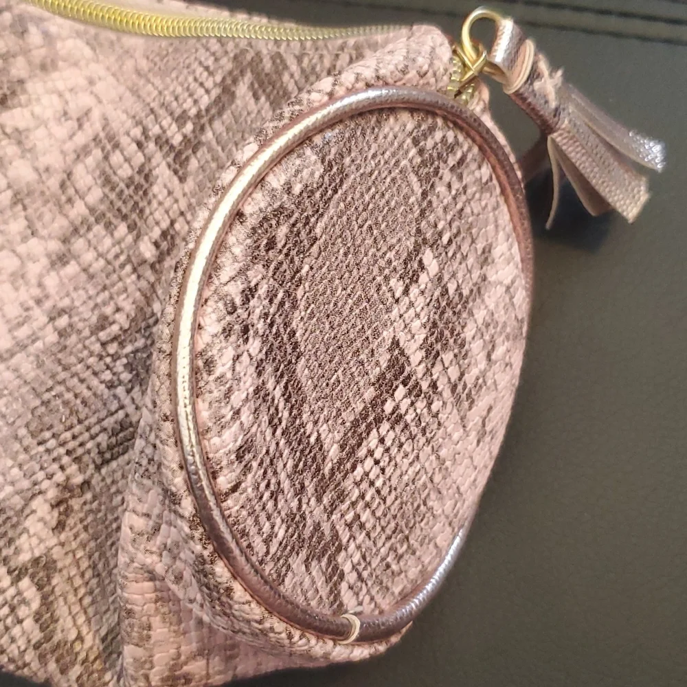 NWOT makeup bag - Picture 2 of 3